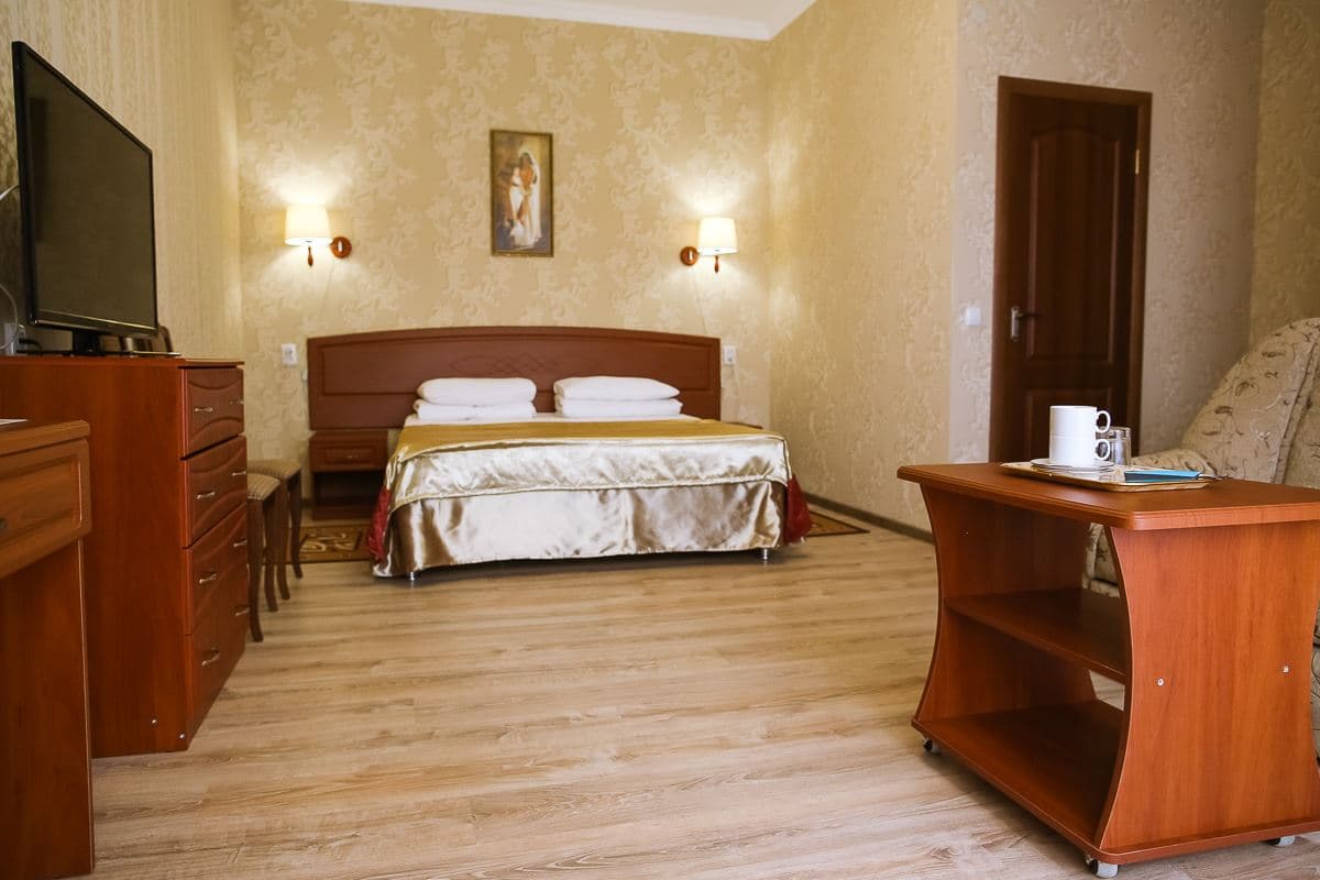 rooms-room-deluxe-2bedroom