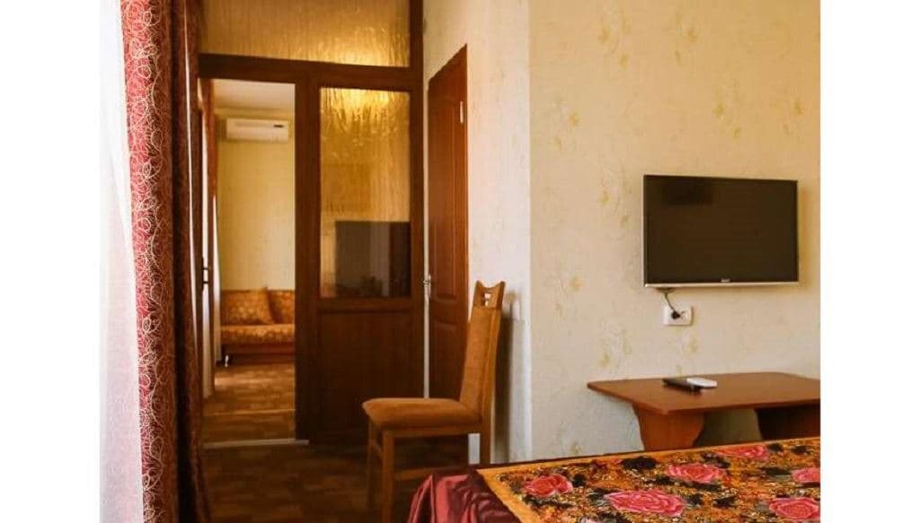 rooms-room-deluxe-2bedroom