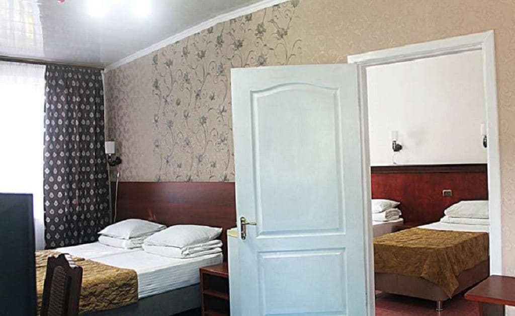 rooms-room-deluxe-2bedroom