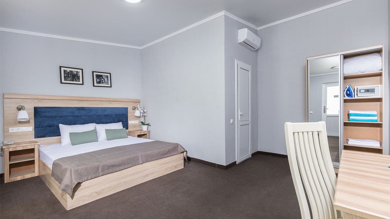 rooms-deluxe-room