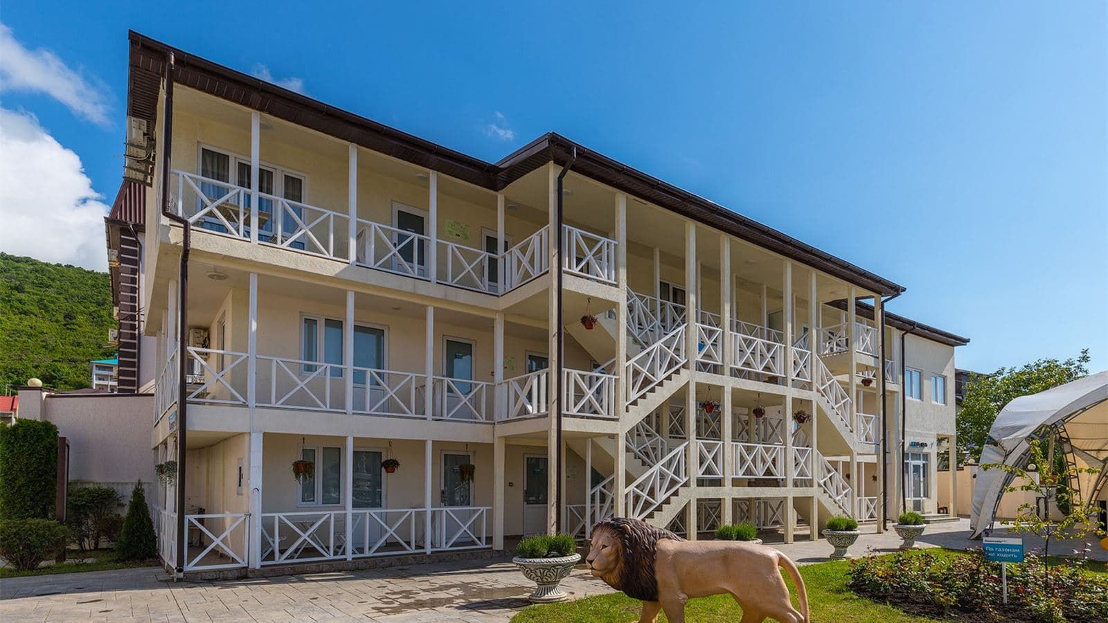 rooms-deluxe-room