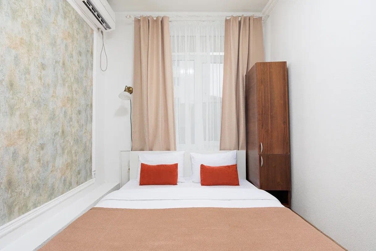 rooms-economy
