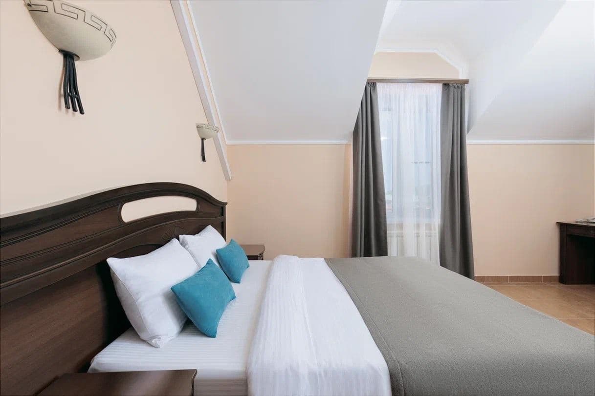rooms-connect-standard-mansard-with-balcony-nirvana