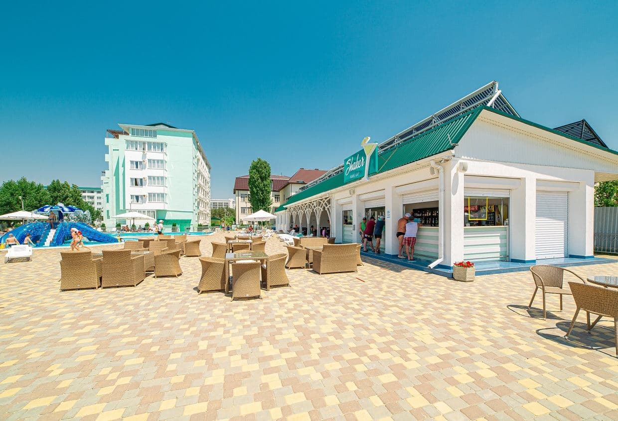 bars-bar-u-basseina