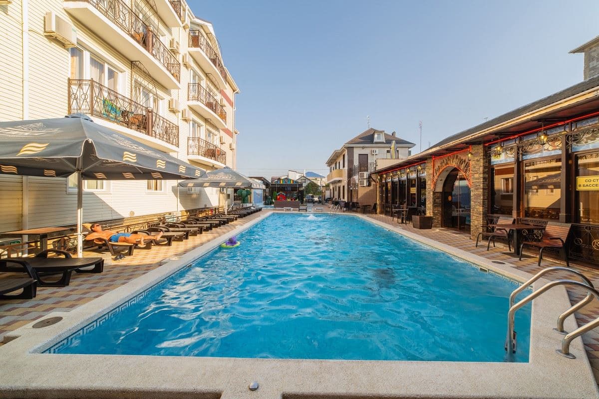 pools-outdoor-pool