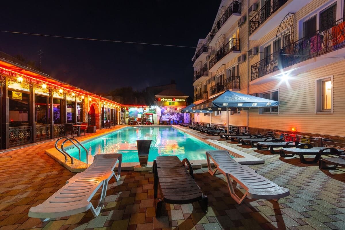 pools-outdoor-pool