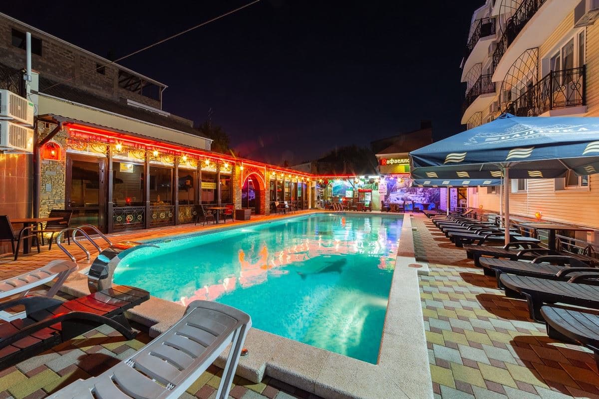 pools-outdoor-pool