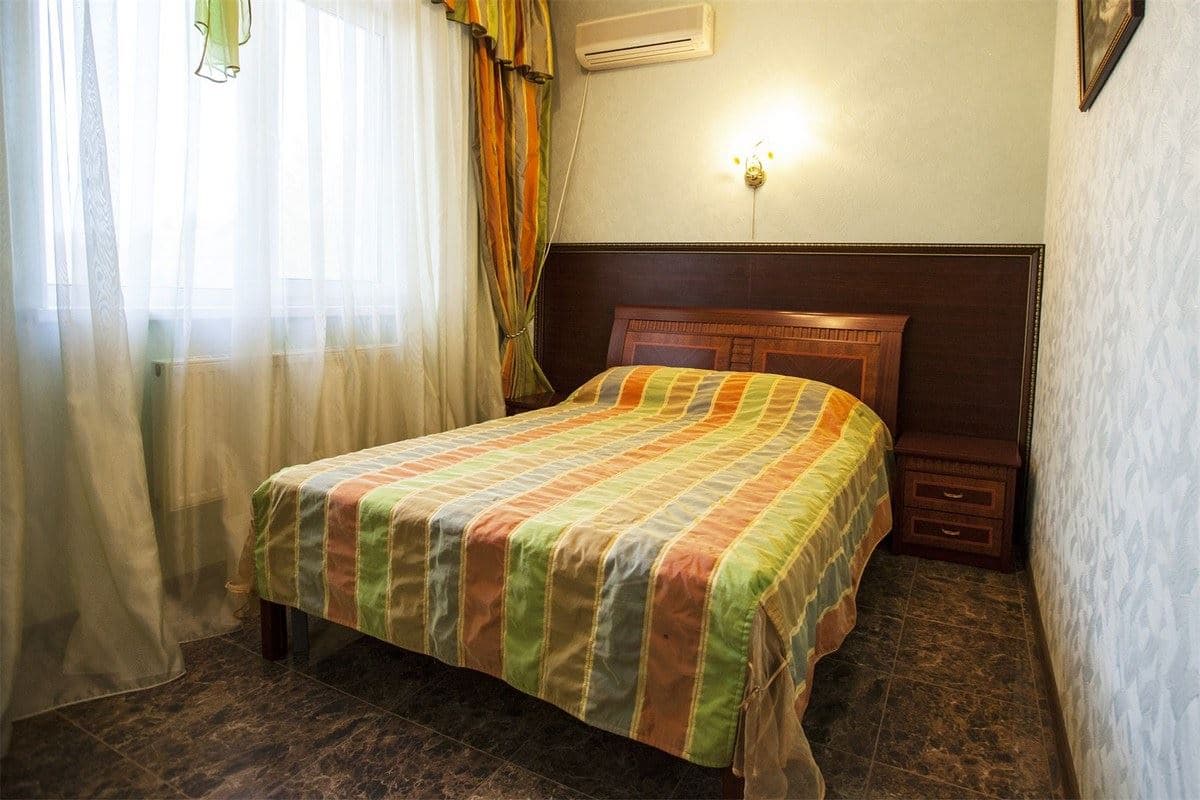 rooms-suite-triple-tworoom-apartment-with-a-balcony