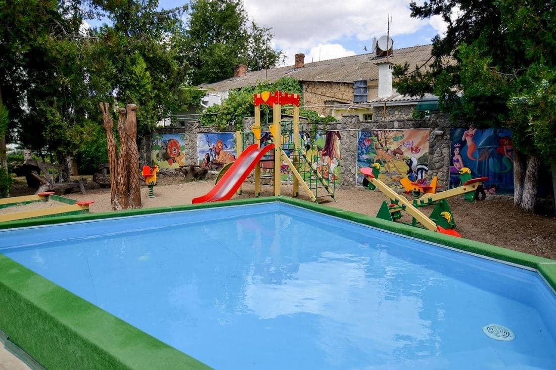 pools-outdoor--indoor-childrens-pool