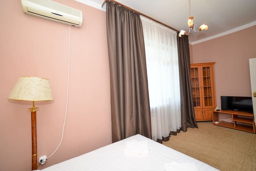 rooms-suite-junior-2-rooms-with-kitchenette