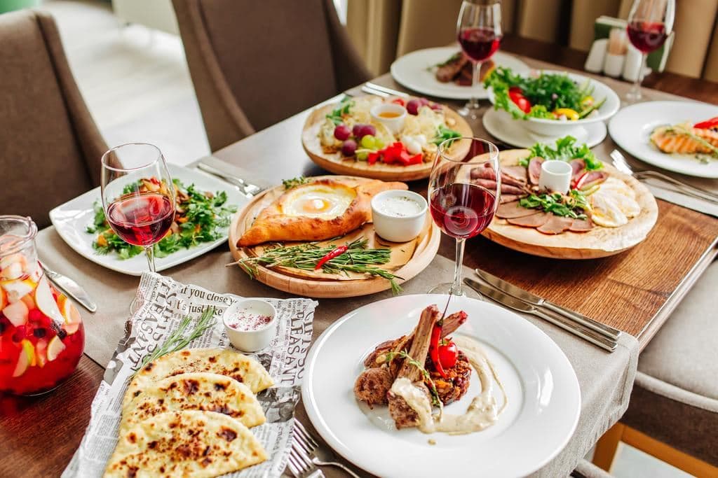 restaurants-meals-hills