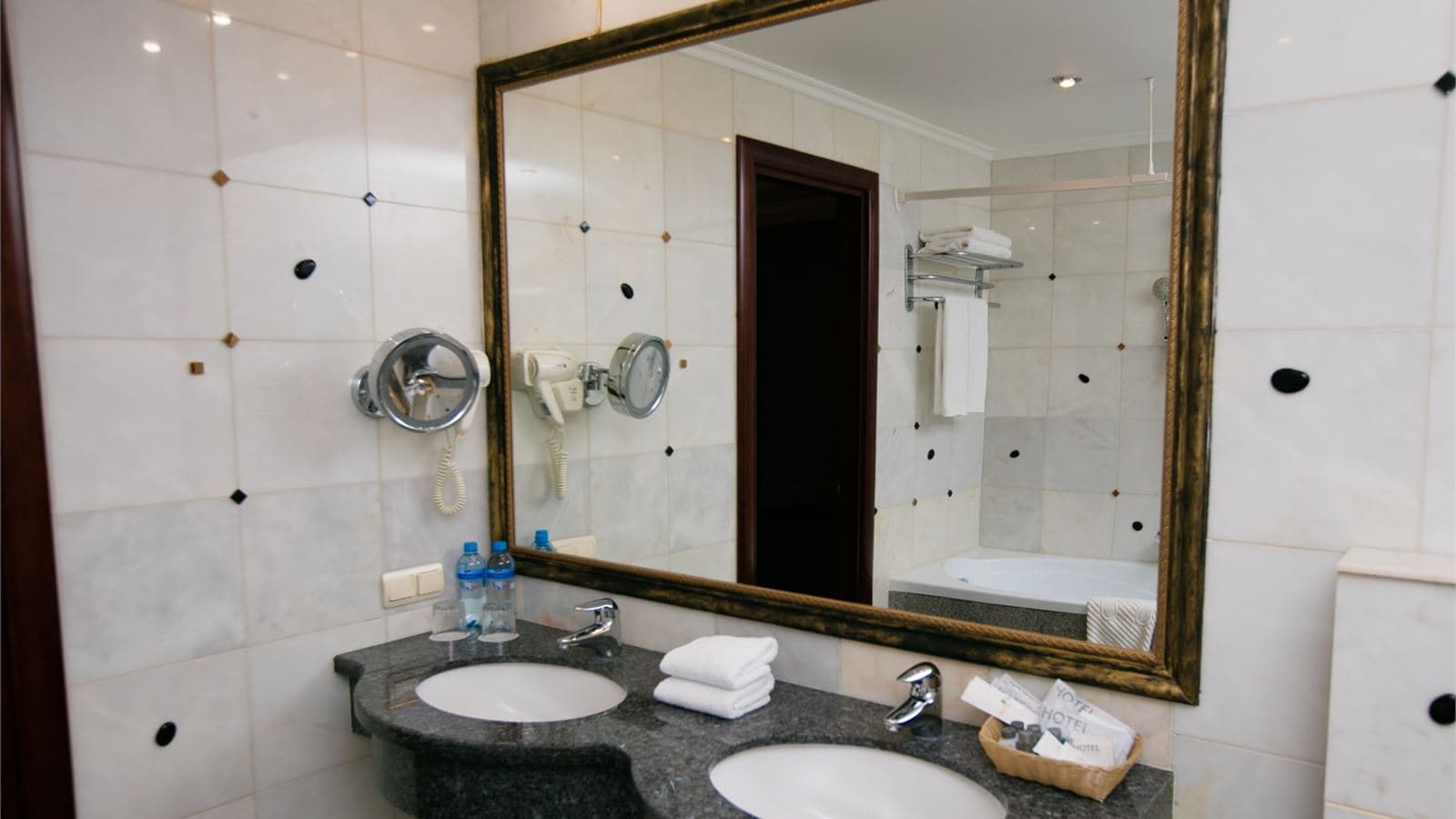 rooms-делюкс-с-двумя-раздельными-кроватями