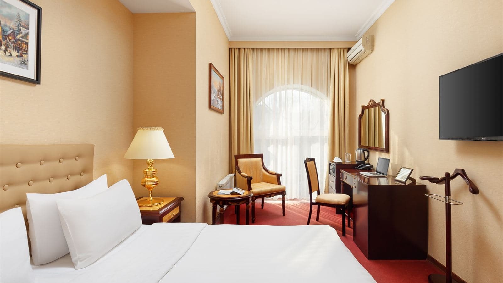 rooms-супериор-с-одной-двуспальной-кроватью