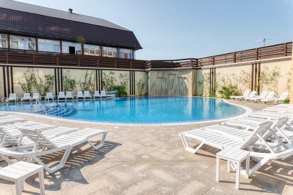 pools-outdoor-pool