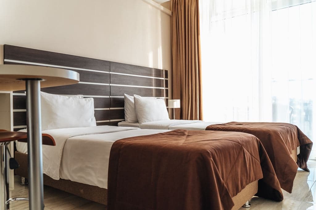 rooms-apart-balc-kitch-sea