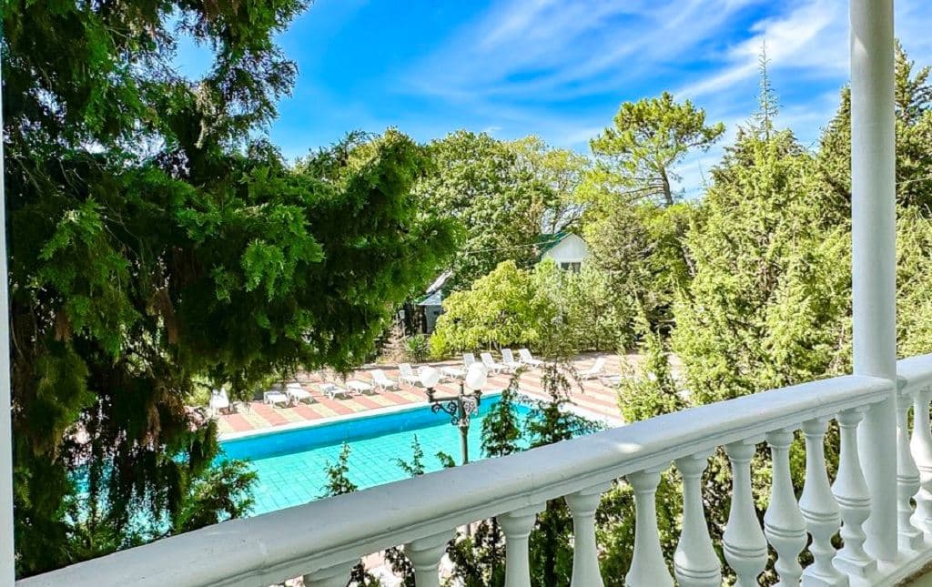 pools-outdoor-pool