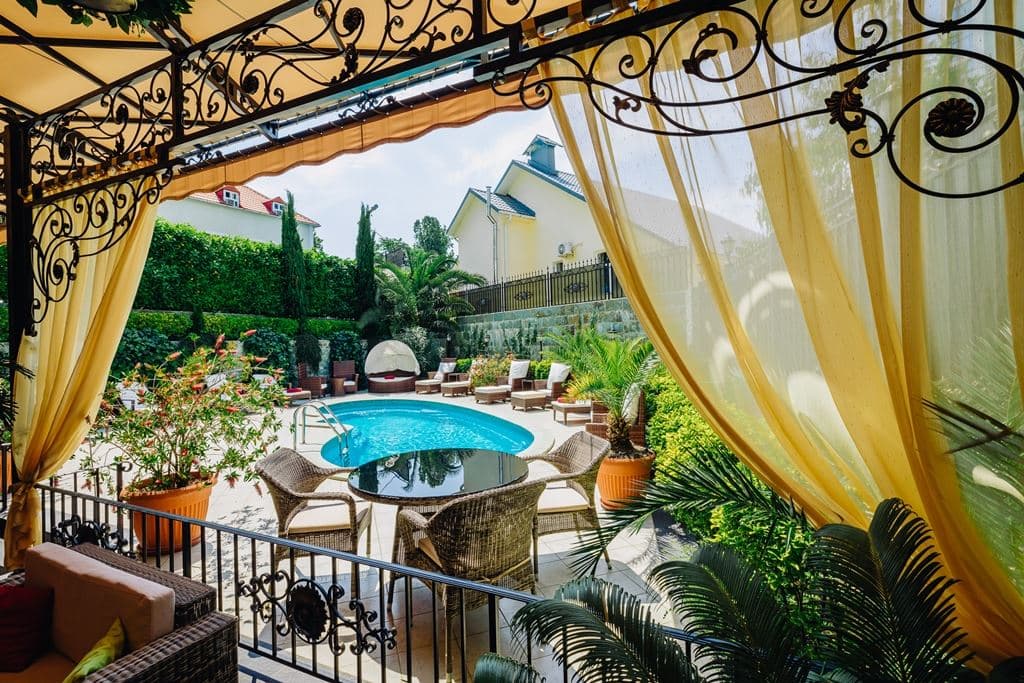 pools-outdoor-pool