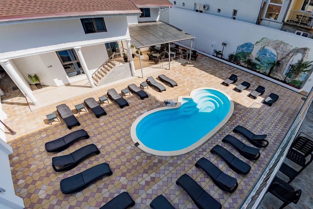 pools-outdoor-pool