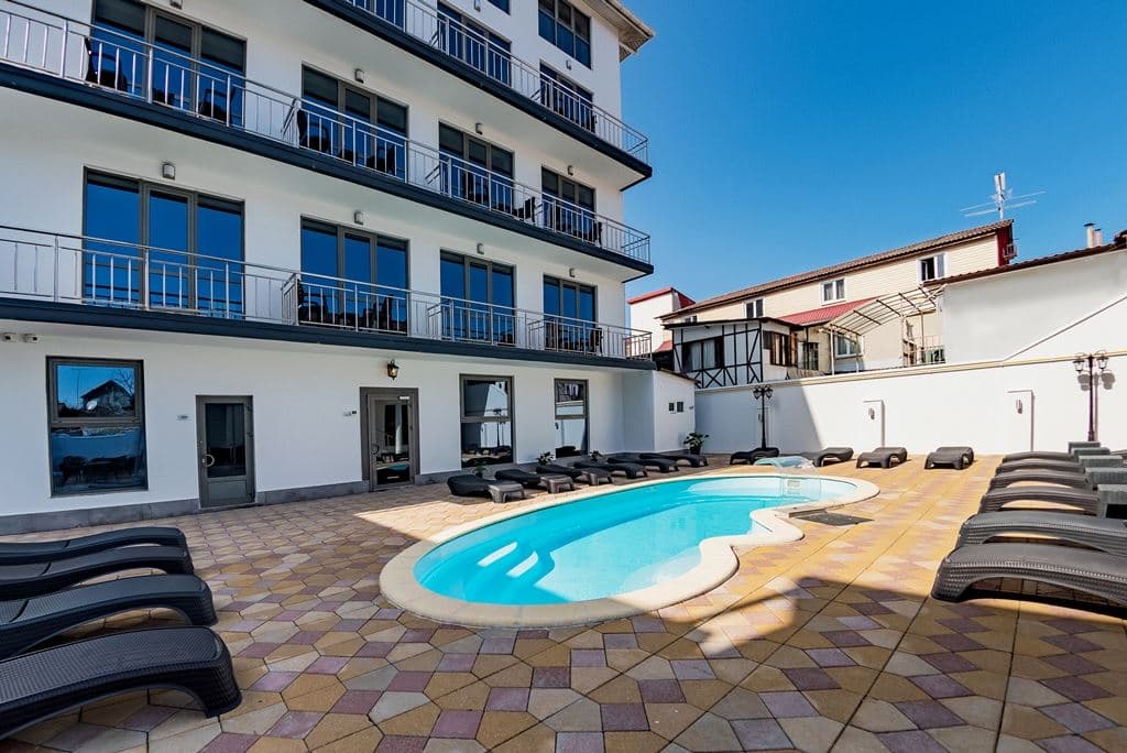 pools-outdoor-pool