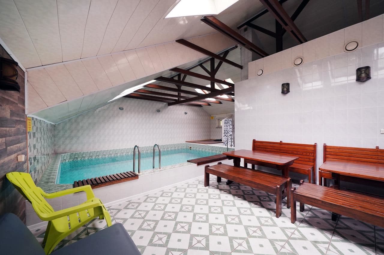 pools-indoor-pool