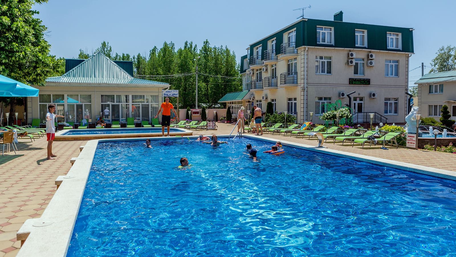 pools-outdoor-pool