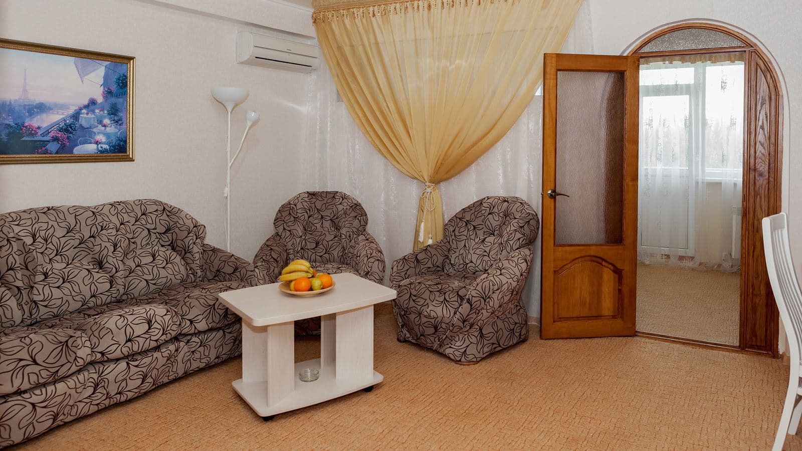 rooms-apartment-family