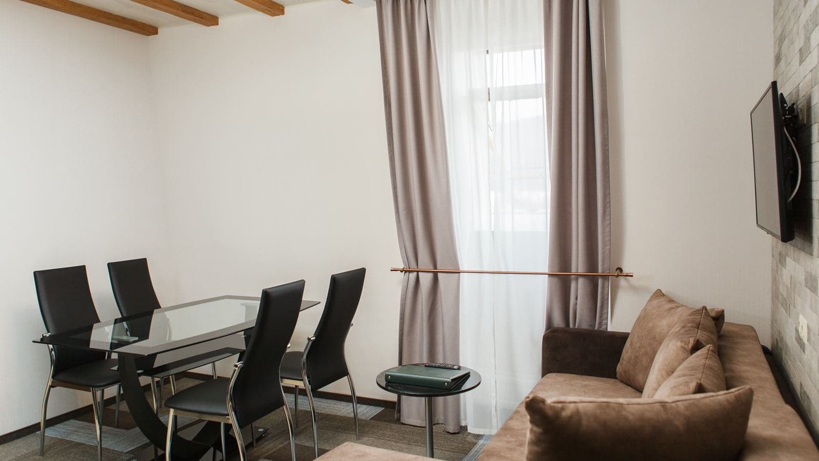 rooms-suite