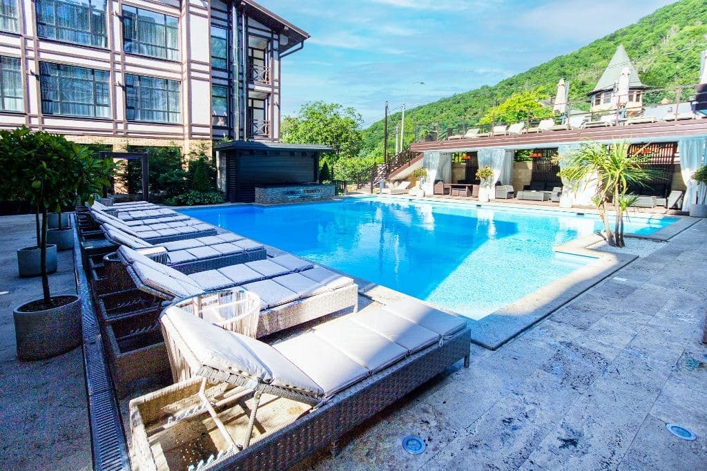 pools-outdoor-pool