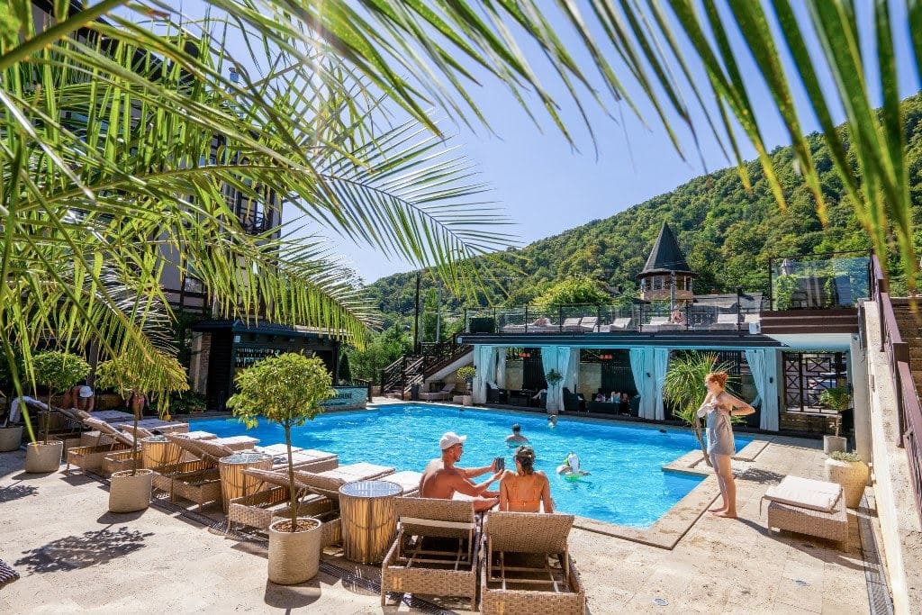 pools-outdoor-pool