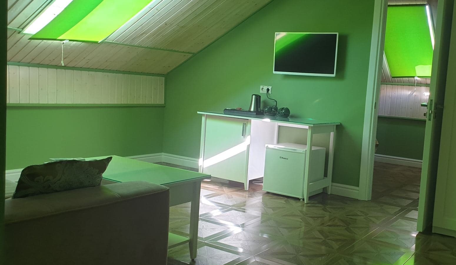 rooms-2-room-4-floor
