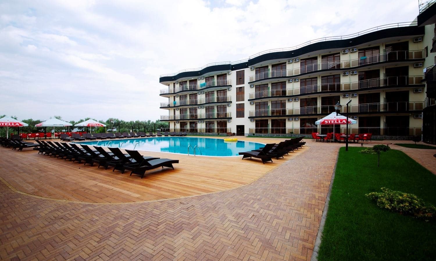 pools-outdoor-pool