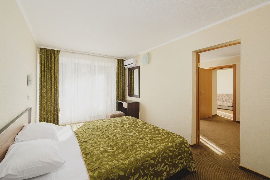 rooms-triple-room