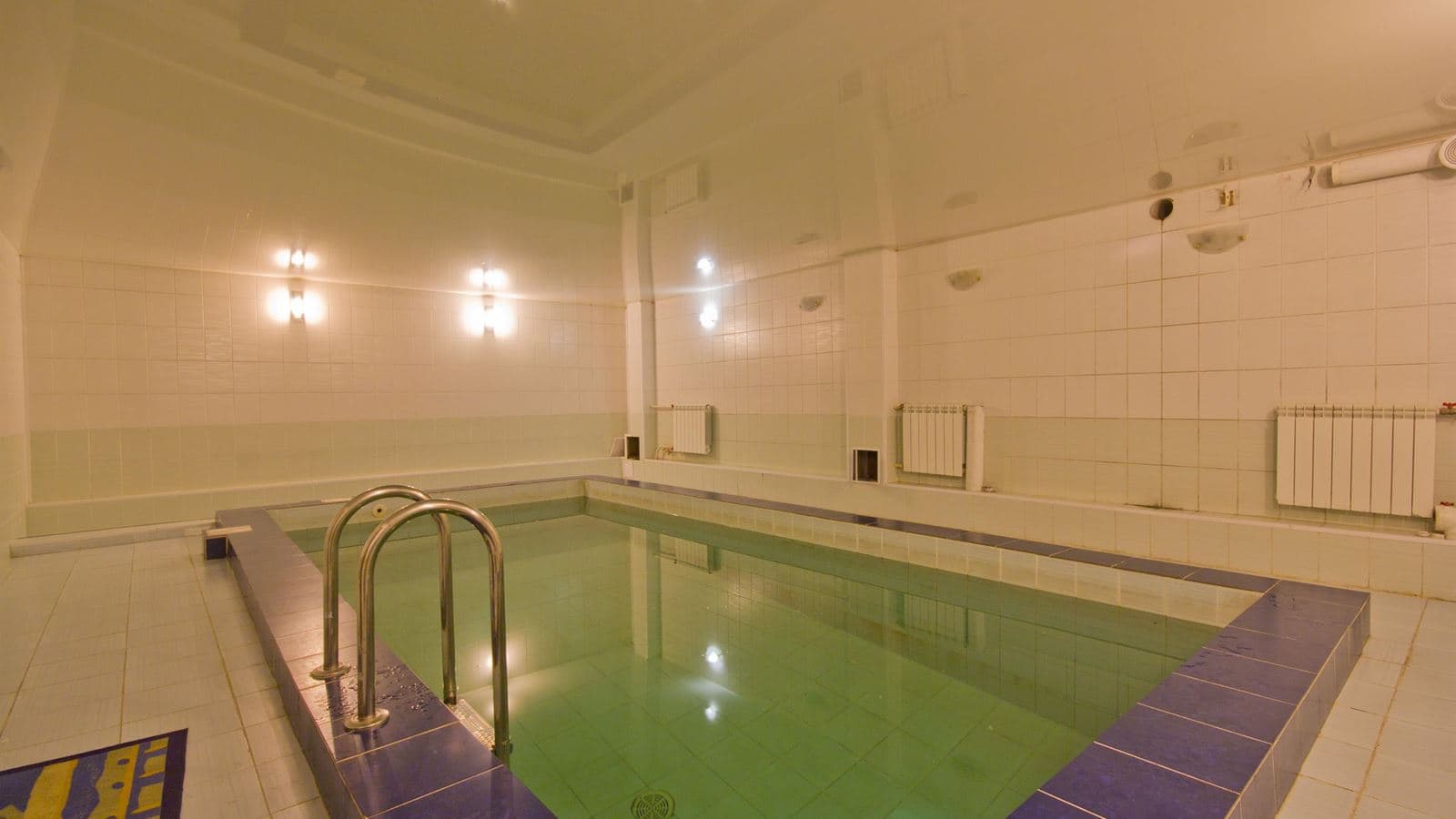 pools-indoor-pool