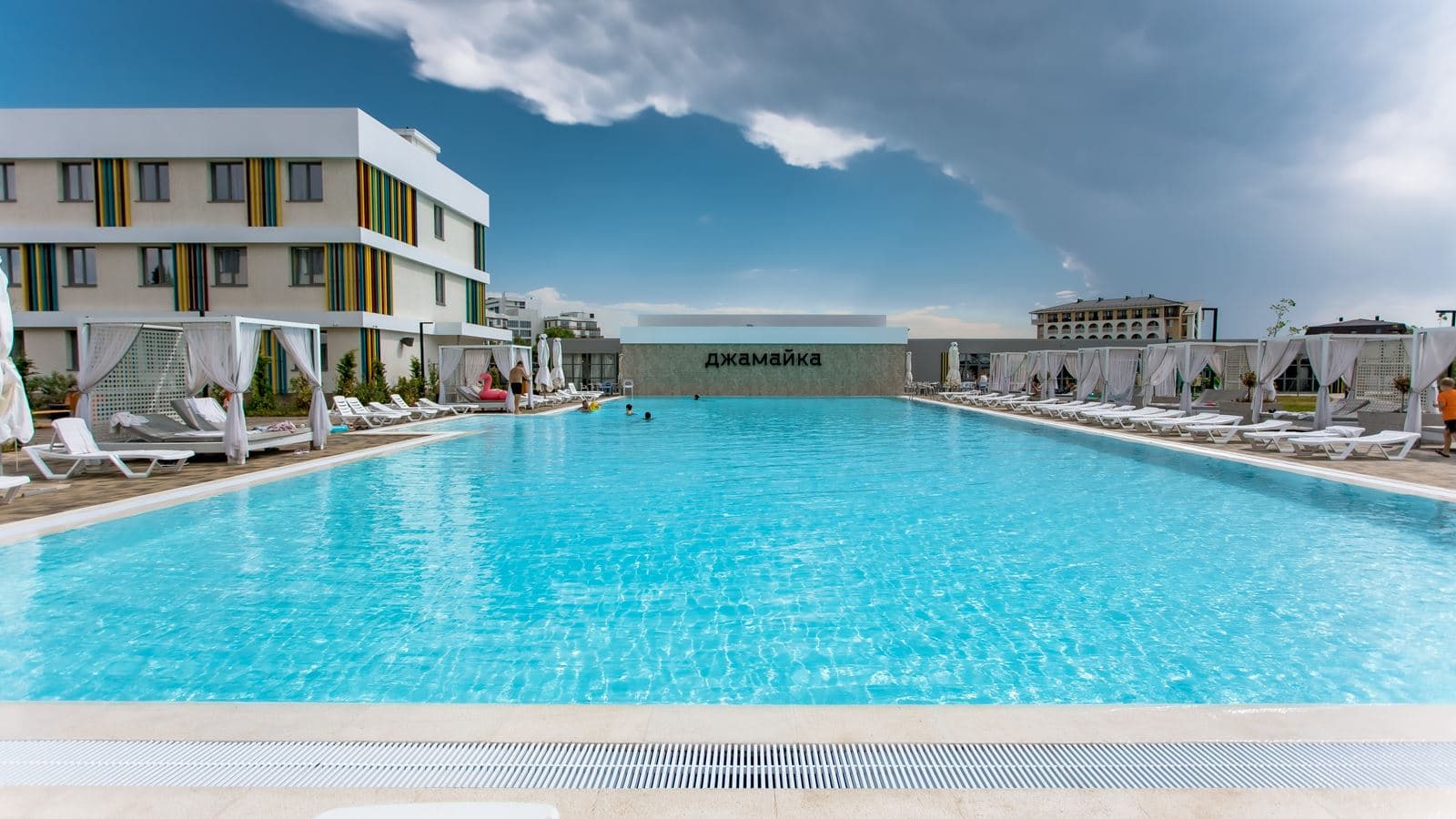 pools-outdoor-pool