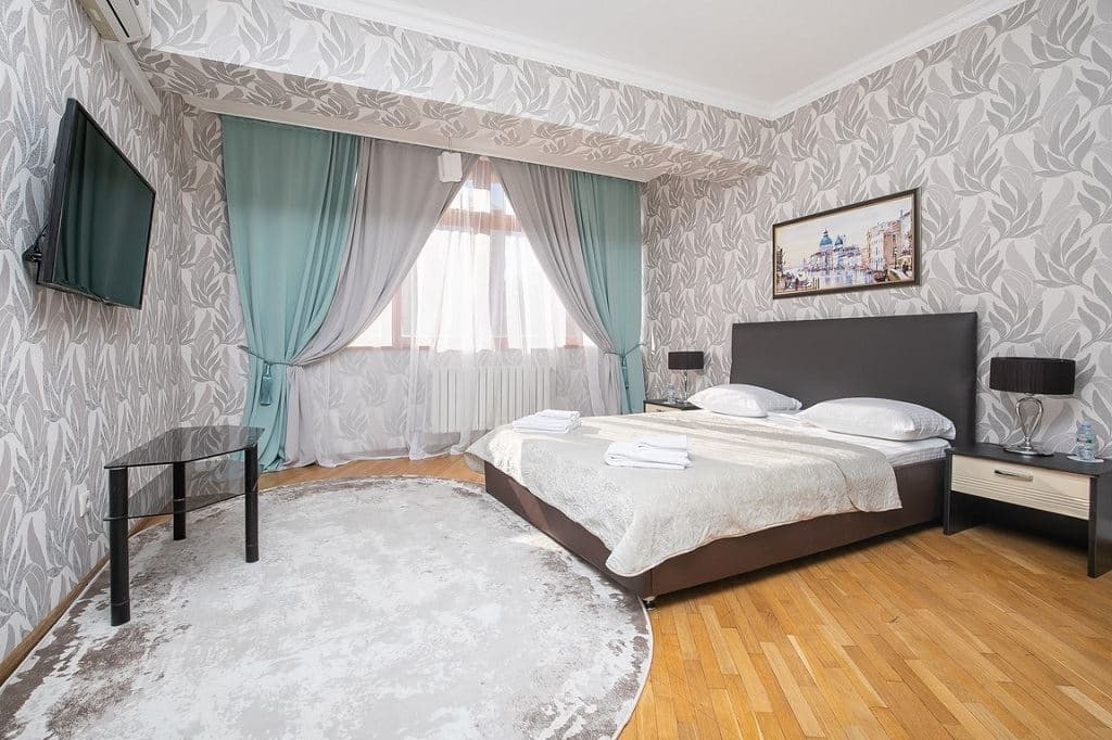rooms-3-room-luxe-with-balcony