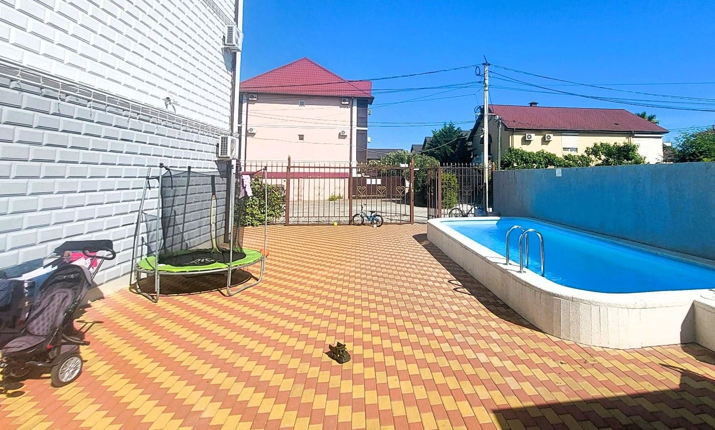 pools-outdoor-pool