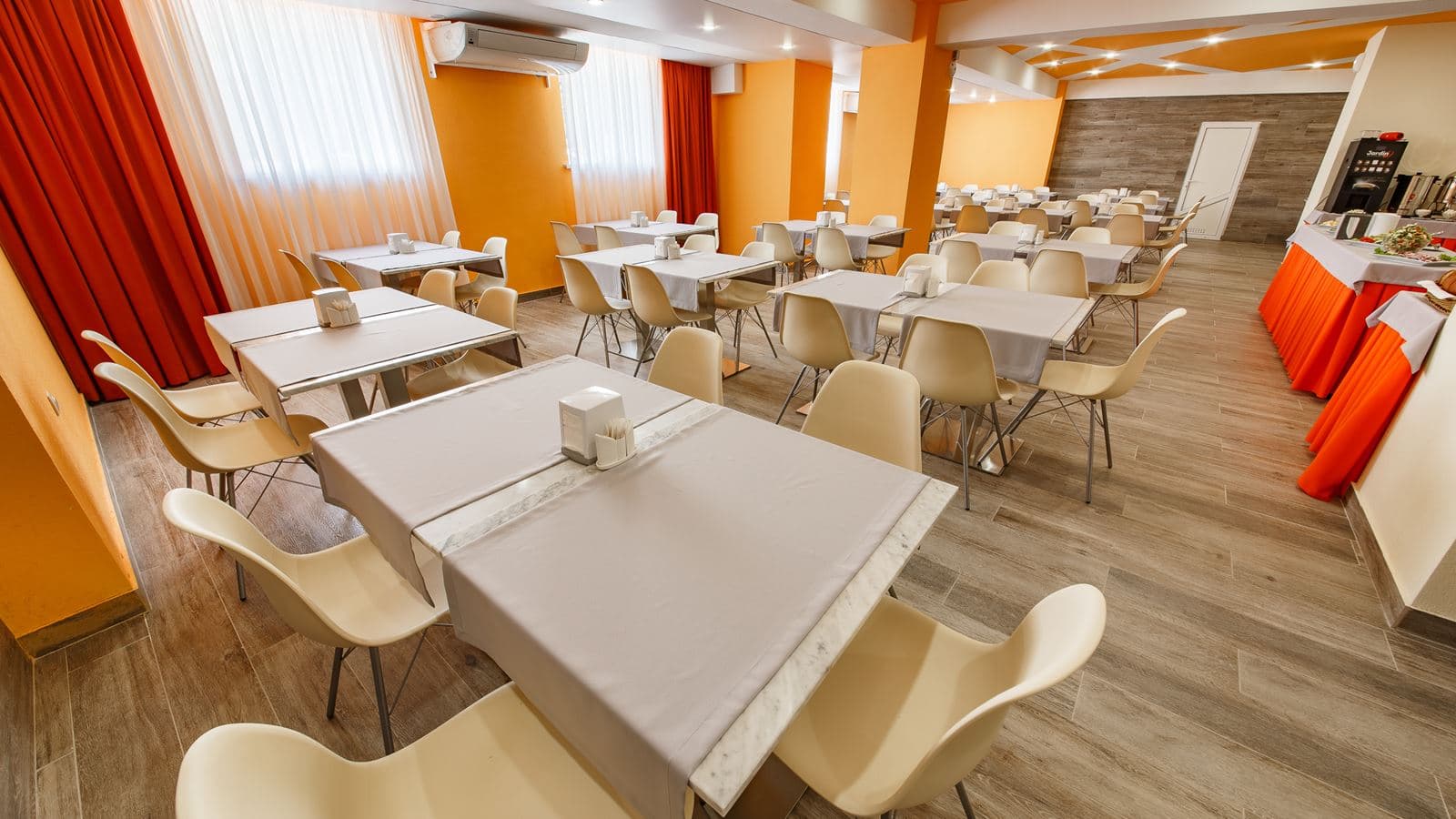 restaurants-restaurant