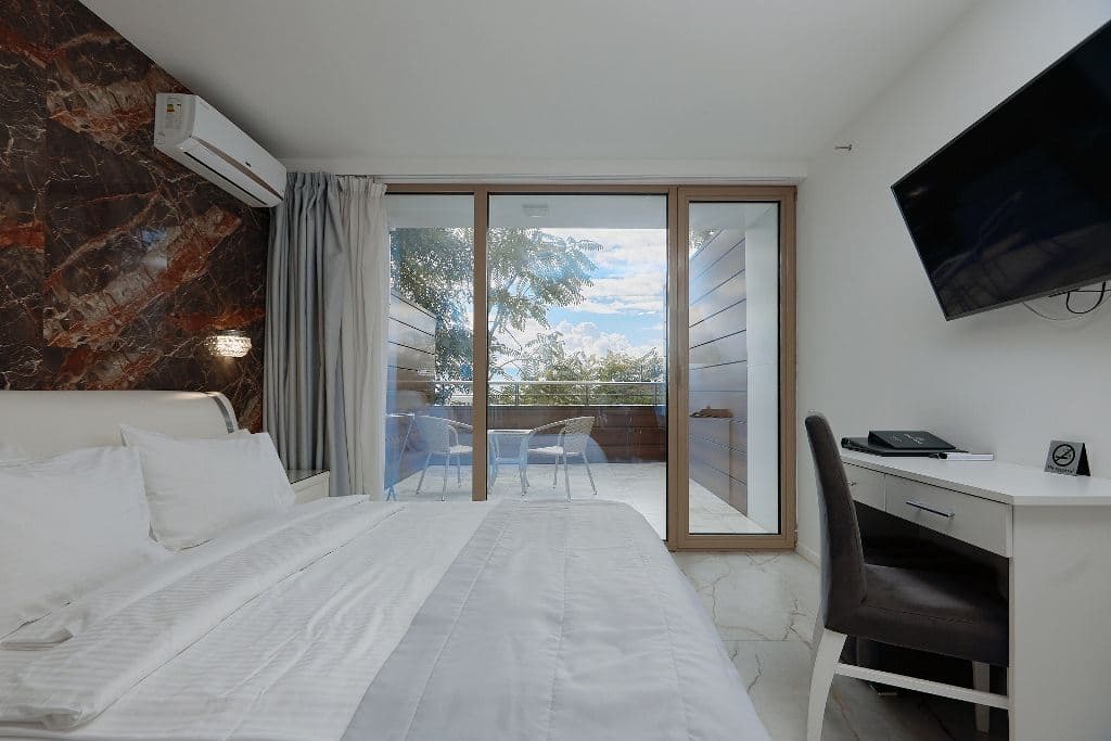 rooms-senior-suite