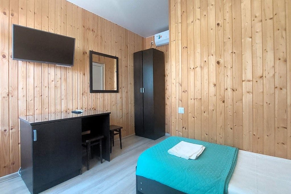 rooms-economy