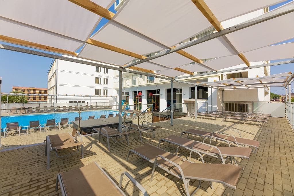 pools-outdoor-pool