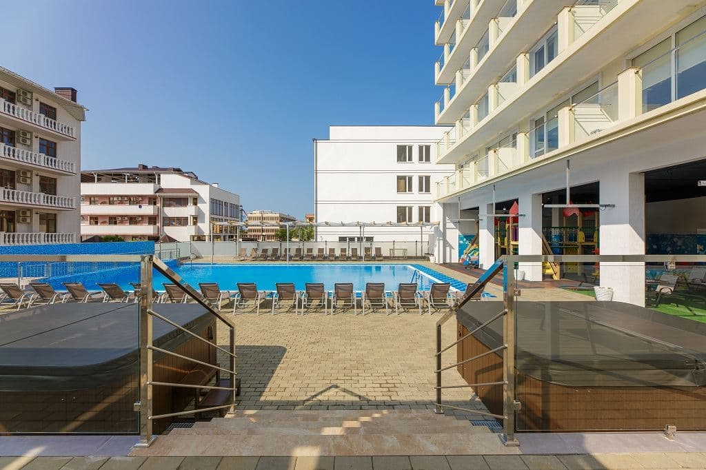 pools-outdoor-pool