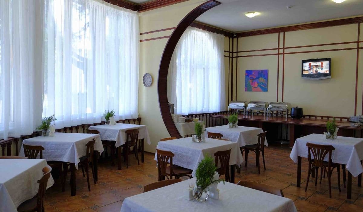 restaurants-restaurant