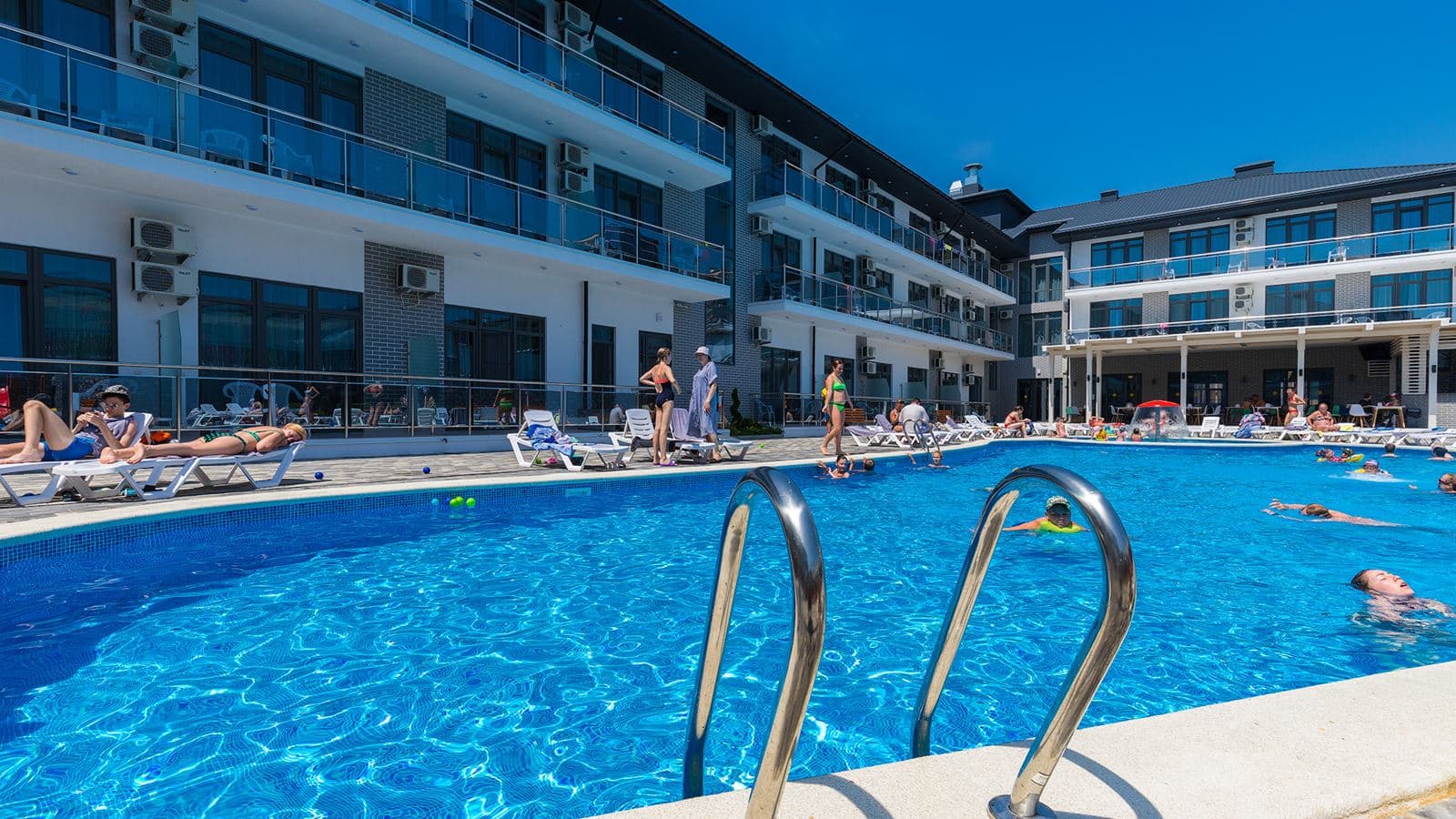 pools-outdoor-pool