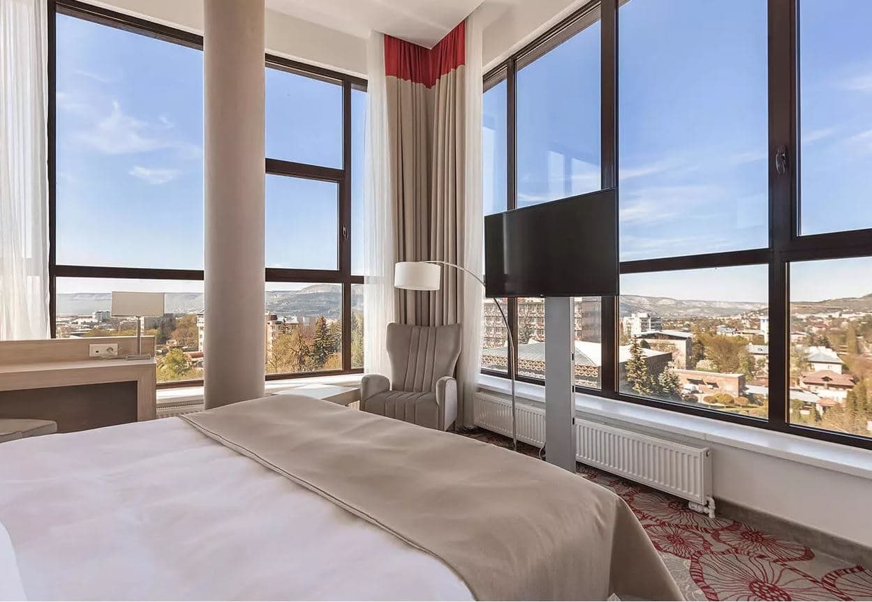 rooms-junior-suite--balconypanorama