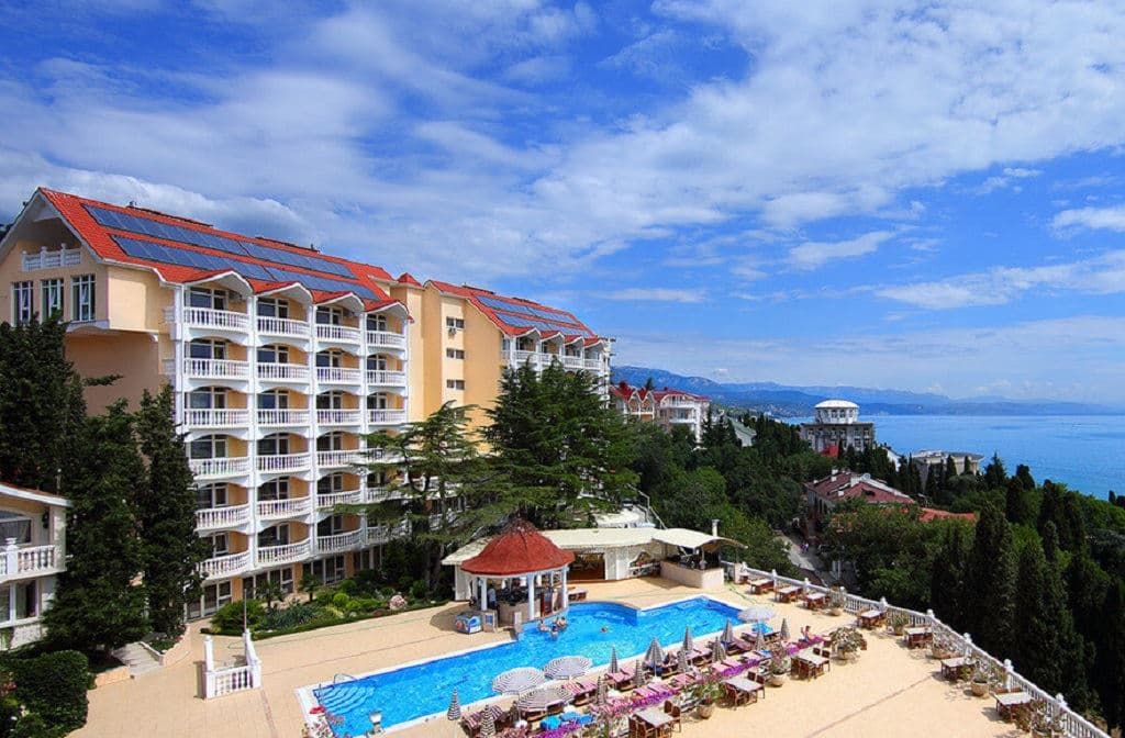 pools-outdoor-pool