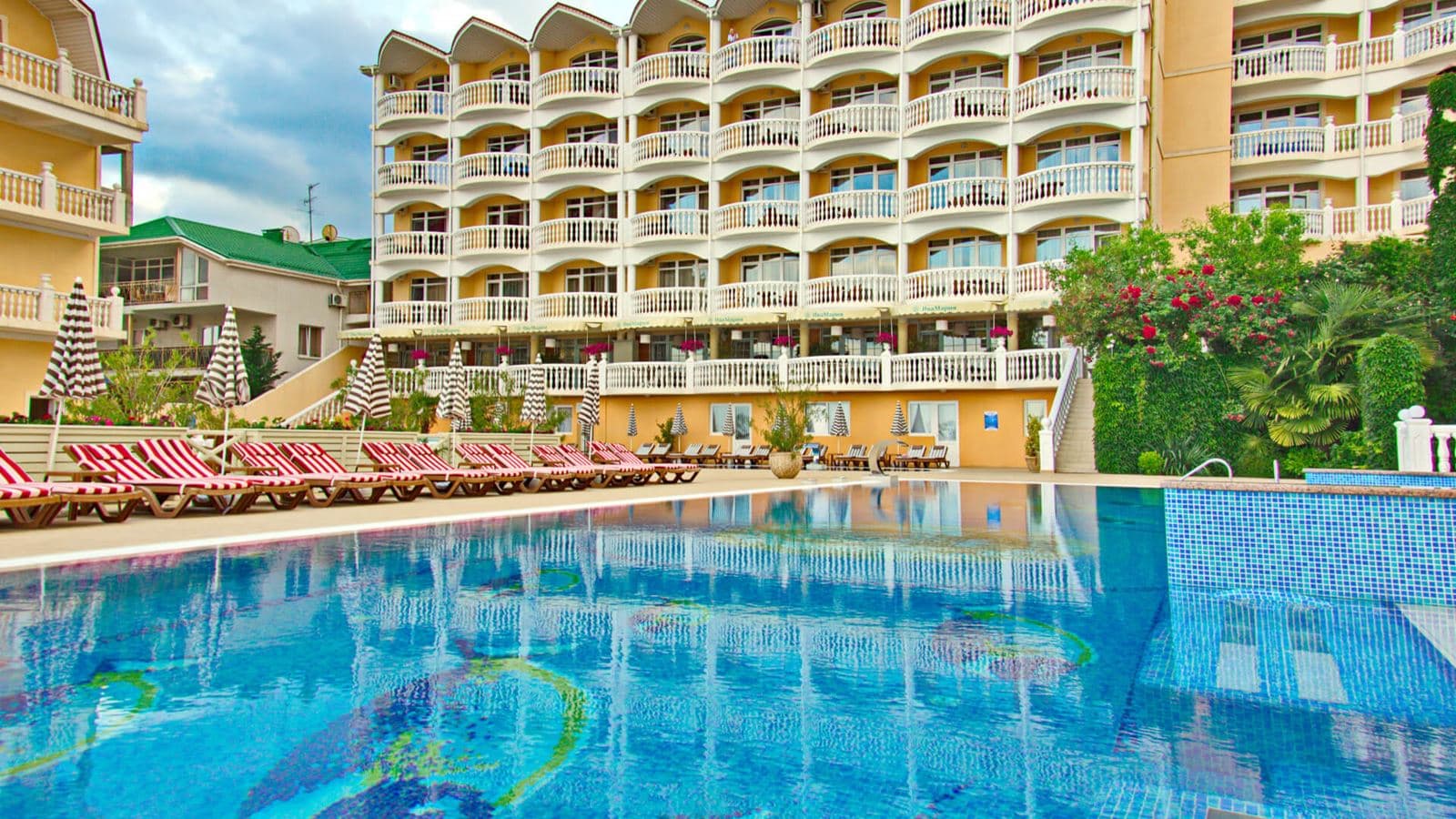 pools-outdoor-pool