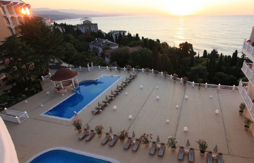 pools-outdoor-pool