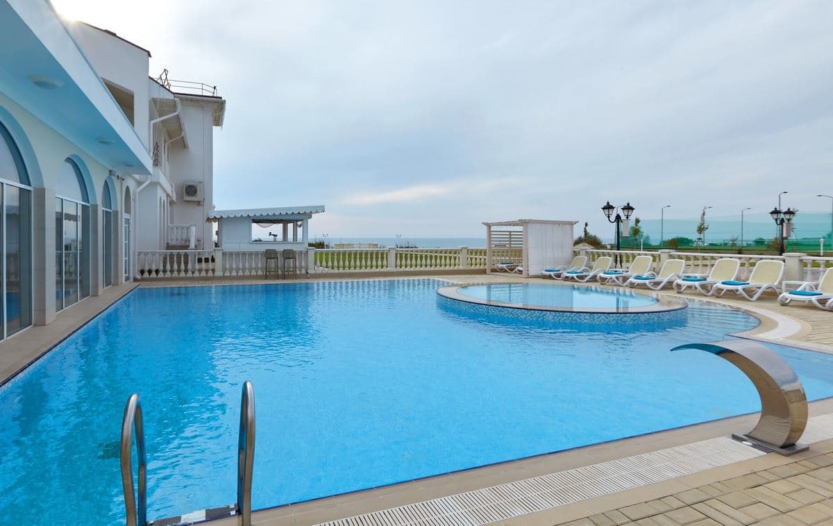 pools-outdoor-pool