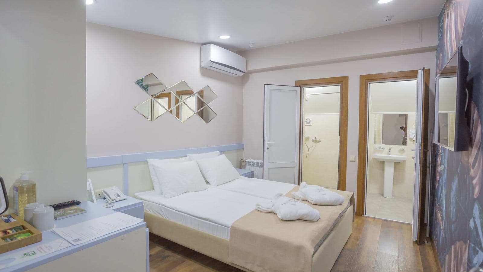rooms-2bed-attic
