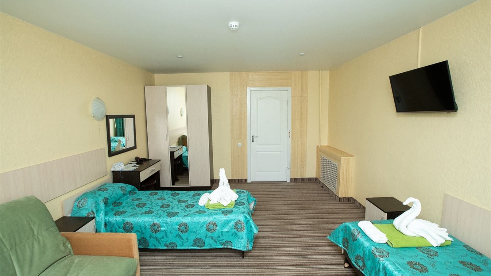 rooms-triple-superior-building-1